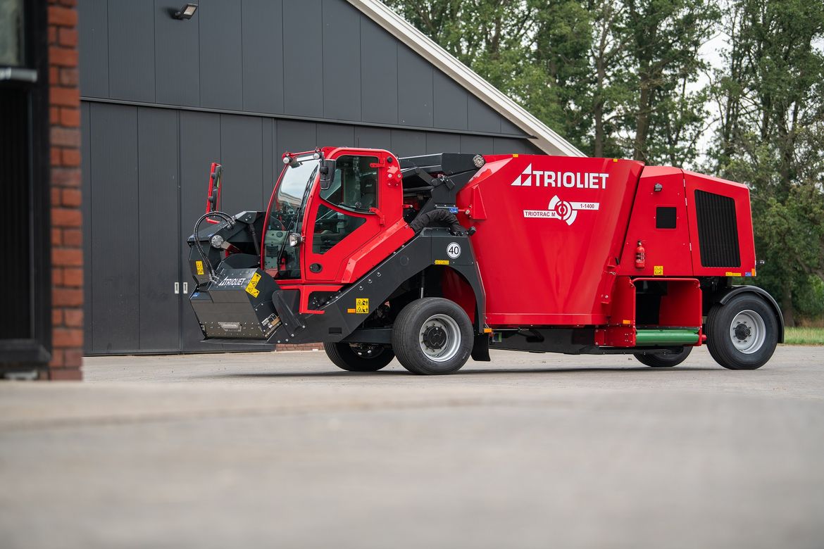 Cette-mélangeur-automotrice-compacte-d'occasion-est-à-vendre