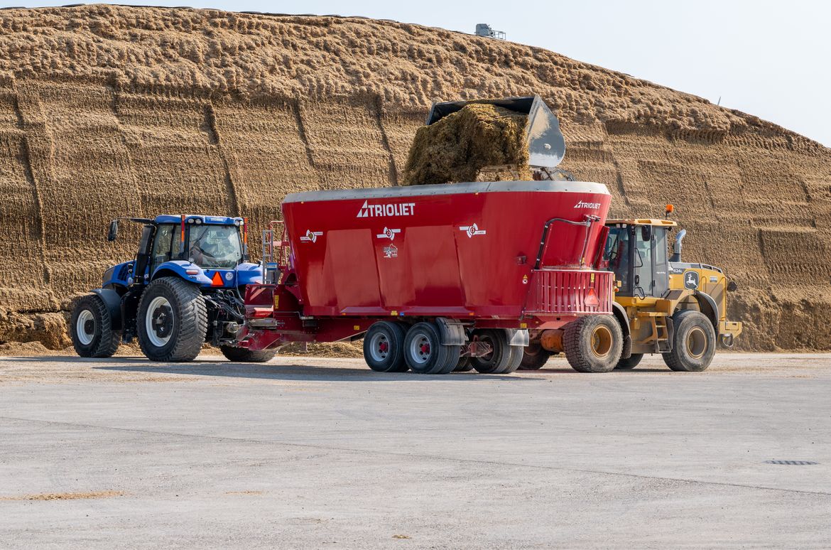 Machines-agricoles-d'occasion-sur-mélangeurs-d'aliments-à-vendre