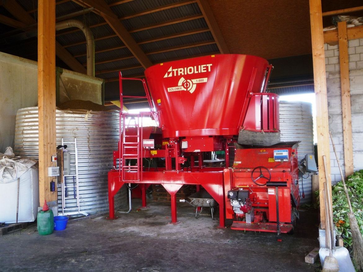 A-Solomix-stationnaire-mélangeur-est-à-vendre-à-Trioliet