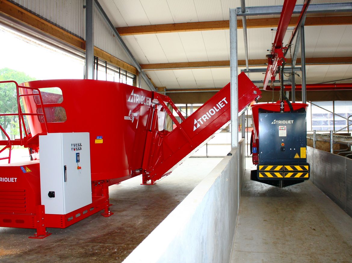[Translate to Français:] Stationair voermengwagen kuilvoer kuilwand