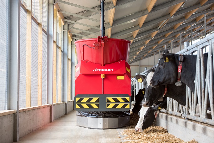 Le-meilleur-robot-d'alimentation-à-roue-pour-les-producteurs-laitiers-est-originaire-de-Trioliet